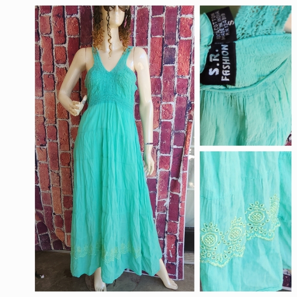 Elegant Turquoise Maxi Dress - Picture 2 of 2